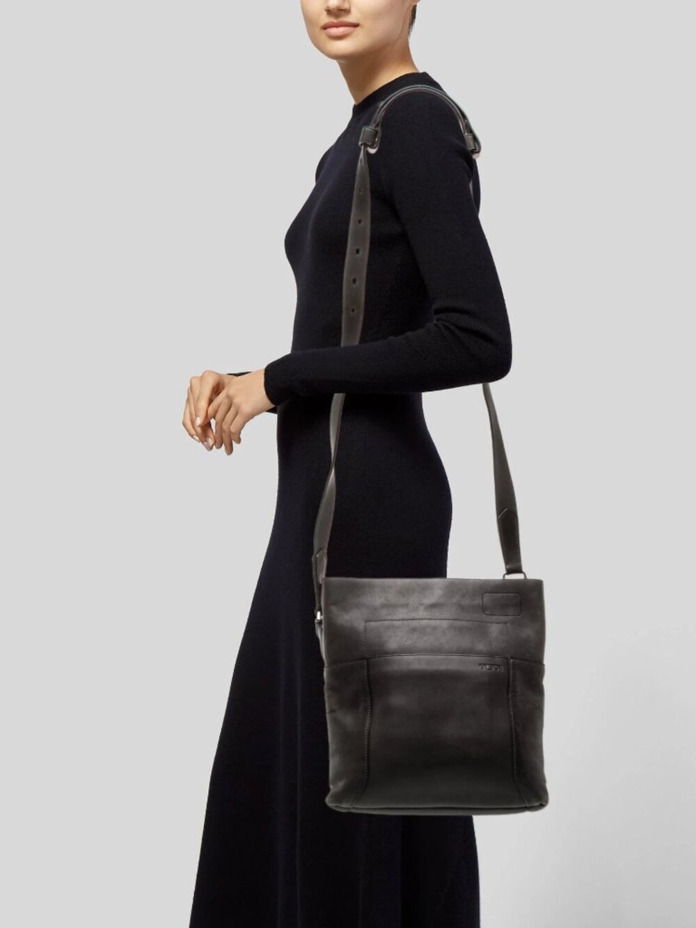 TUMI GREY ALL LEATHER UNISEX MESSENGER BAG WITH ADJUSTABLE STRAP
